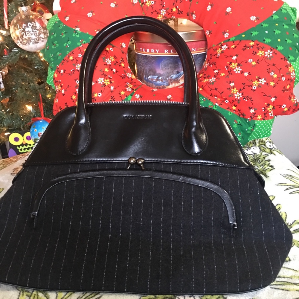 BLACK PINSTRIPE ISAAC MIZRAHI HANDBAG